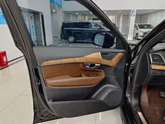 2023 Volvo XC90 B5 Luxury 5-seat, чёрный — фото 6