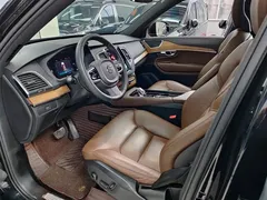 2023 Volvo XC90 B5 Luxury 5-seat, чёрный — фото 7