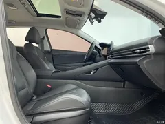 2022 Hyundai Elantra 1.5L CVT LUX Premium, белый — фото 11