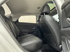 2022 Hyundai Elantra 1.5L CVT LUX Premium, белый — фото 12