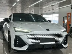 2022 Changan UNI-V 1.5T Premium Type — фото 3