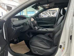 2022 Changan UNI-V 1.5T Premium Type — фото 4