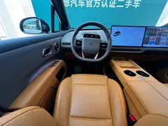2025 Li Auto i8 Standard — фото 3