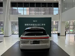2025 Li Auto i8 Standard — фото 10