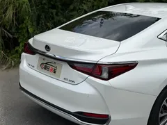 2022 Lexus ES 200, белый — фото 7