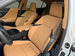 2022 Lexus ES 200, белый — фото 13