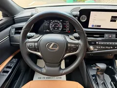 2022 Lexus ES 200, белый — фото 14