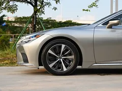 2021 Lexus LS 500h — фото 3