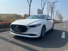 2021 Mazda Axela 2.0L AT quality and elegance, белый — фото 1