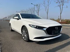 2021 Mazda Axela 2.0L AT quality and elegance, белый — фото 3