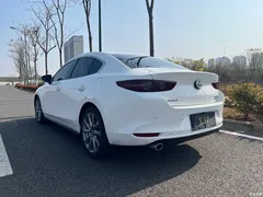 2021 Mazda Axela 2.0L AT quality and elegance, белый — фото 7
