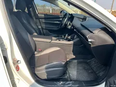 2021 Mazda Axela 2.0L AT quality and elegance, белый — фото 10