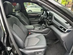 2022 Toyota Crown Kluger 2.5L HEV 4WD Premium, чёрный — фото 17