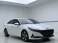 2021 Hyundai Elantra 1.5L CVT LUX Premium, белый — фото 3