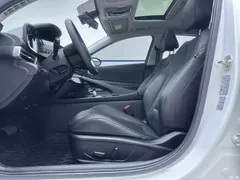 2021 Hyundai Elantra 1.5L CVT LUX Premium, белый — фото 7