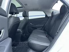 2021 Hyundai Elantra 1.5L CVT LUX Premium, белый — фото 9