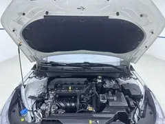 2021 Hyundai Elantra 1.5L CVT LUX Premium, белый — фото 24