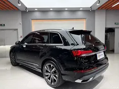 2023 Audi Q7 55 TFSI quattro S line sporty, чёрный — фото 6