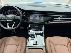 2023 Audi Q7 55 TFSI quattro S line sporty, чёрный — фото 7