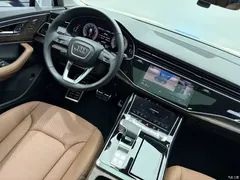 2023 Audi Q7 55 TFSI quattro S line sporty, чёрный — фото 8