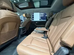 2023 Audi Q7 55 TFSI quattro S line sporty, чёрный — фото 9