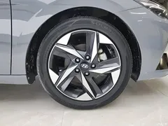 2021 Hyundai Elantra 240TGDi DCT LUX Premium — фото 6