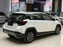2022 Toyota Yaris L Zhixuan X 1.5L CVT Luxury Plus, белый — фото 4