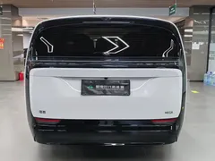 2025 Li Auto MEGA Ultra Smart Refresh, белый — фото 8