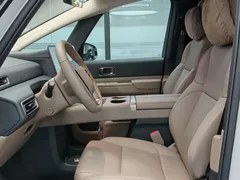 2025 Li Auto MEGA Ultra Smart Refresh, белый — фото 10