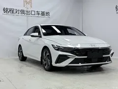 2023 Hyundai Elantra 1.5L CVT LUX Premium, белый — фото 3
