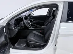 2023 Hyundai Elantra 1.5L CVT LUX Premium, белый — фото 10