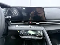 2023 Hyundai Elantra 1.5L CVT LUX Premium, белый — фото 13