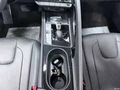2023 Hyundai Elantra 1.5L CVT LUX Premium, белый — фото 14