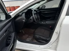2021 Mazda 3 2.0L AT, белый — фото 4