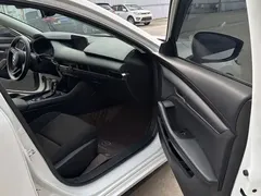 2021 Mazda 3 2.0L AT, белый — фото 7