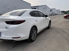 2021 Mazda 3 2.0L AT, белый — фото 9