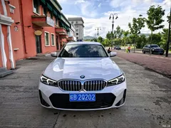2023 BMW 3 Series 320Li M Sport Package, белый — фото 2
