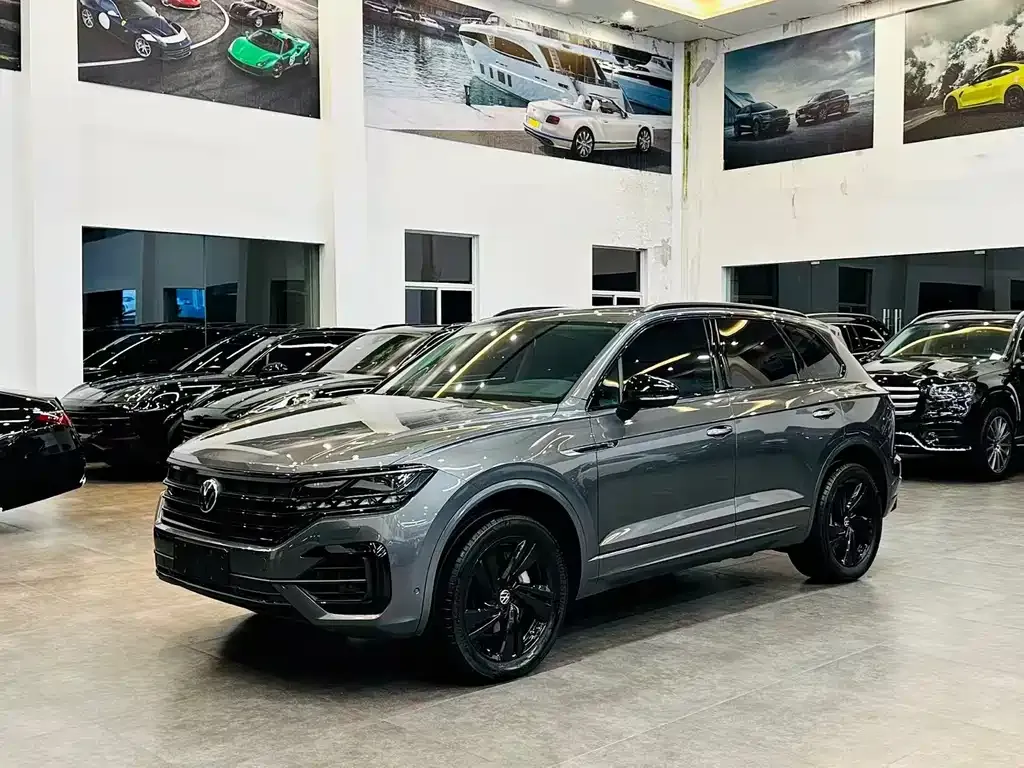 2023 Volkswagen Touareg 3.0TSI Black Sport Package