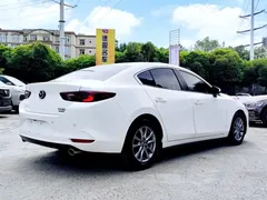 2022 Mazda 3 2.0L AT, белый — фото 4