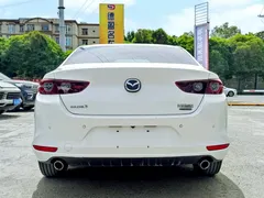 2022 Mazda 3 2.0L AT, белый — фото 5