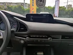 2022 Mazda 3 2.0L AT, белый — фото 13