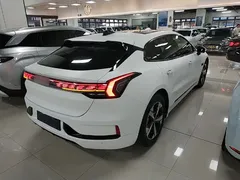 2022 Zeekr 001 Long Range Dual Motor WE EV, белый — фото 7