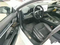 2022 Zeekr 001 Long Range Dual Motor WE EV, белый — фото 16