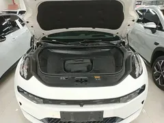 2022 Zeekr 001 Long Range Dual Motor WE EV, белый — фото 20