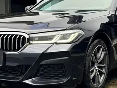 2022 BMW 5 Series 5 525Li M, чёрный — фото 10