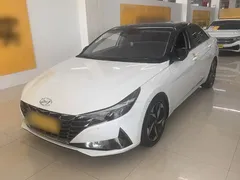 2022 Hyundai Elantra 1.5L CVT LUX Premium, белый — фото 2