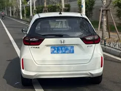 2021 Honda Fit 1.5L CVT, белый — фото 4