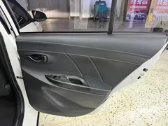 2022 Toyota Yaris L Zhixuan X 1.5L CVT PLUS, белый — фото 18