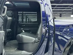 2022 Toyota Tundra 3.5T US specification, синий — фото 9