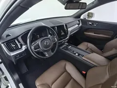 2021 Volvo XC60 T5 4WD Zhiyi Luxury, белый — фото 14